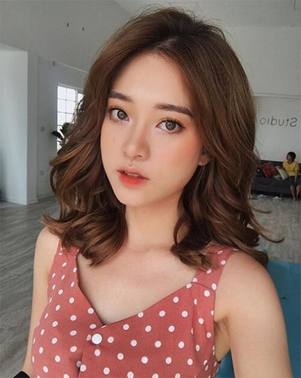 30 Kiểu tóc xoăn đẹp trẻ trung phù hợp với mọi khuôn mặt bạn gái - 16