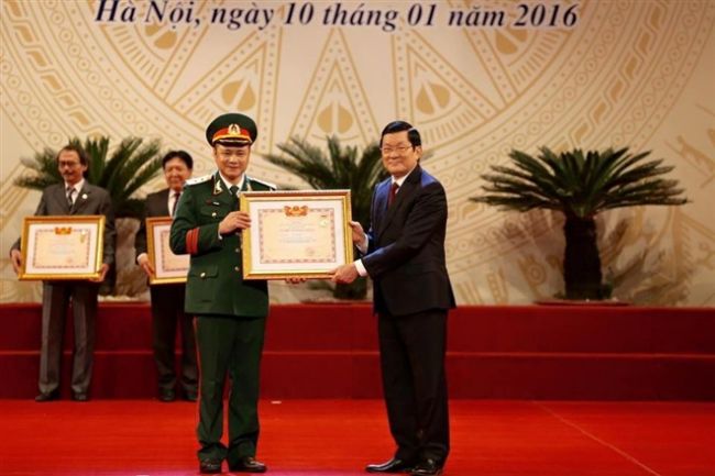 Giữa tháng 9/2014, Tự Long được quyết định bổ nhiệm làm Phó Giám đốc Nhà hát Chèo Quân đội. Trong dàn diễn viên Táo Quân, anh là người duy nhất đứng trong quân ngũ.
