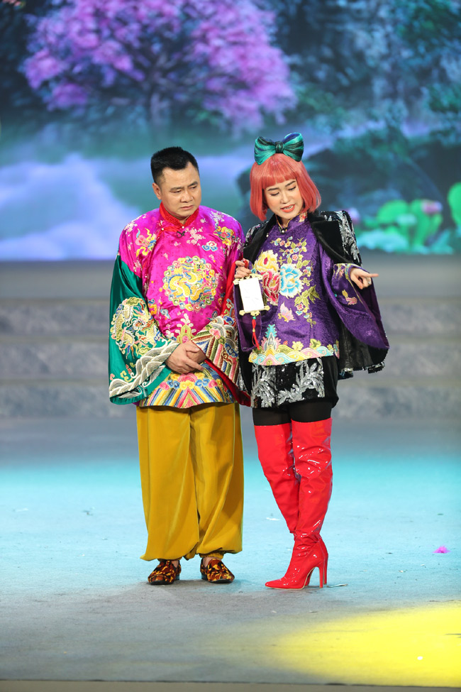 Năm nay sự xuất hiện của nghệ sỹ hài phía Nam - Lâm Vỹ Dạ cũng là một nhân tố mang lại sự mới mẻ của chương trình.

