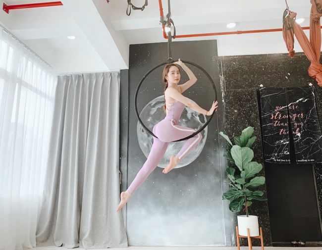 Ngoài gym, yoga, “cá sấu chúa&#34; cũng tập múa, dance để duy trì vẻ đẹp của mình.
