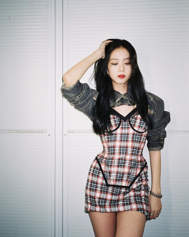 Liên tục đụng hàng Jisoo (BLACKPINK), Yeri (Red Velvet) được khen mix đồ ngày càng lên tay - 3