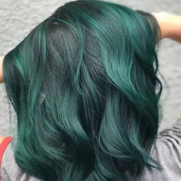 Nhuộm tóc màu xanh rêu đẹp phù hợp với mọi làn da dẫn đầu xu hướng hiện nay - 1