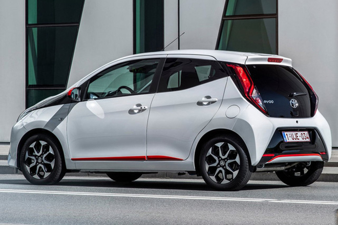 Toyota Aygo có kích thước nhỏ hơn cả Toyota Wigo nhưng giá bán lại cao gần gấp đôi.