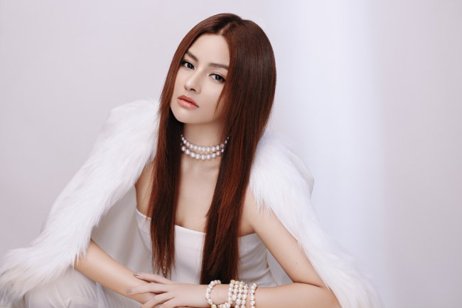 Sau khi rời bỏ ánh hào quang showbiz, Vũ Thu Phương&nbsp;dành hết công sức và tâm huyết cho sự nghiệp kinh doanh. Cựu người mẫu họ Vũ đang sở hữu một tập đoàn của riêng mình&nbsp;với nhiều ngành nghề kinh doanh đa dạng từ ẩm thực, thời trang,…
