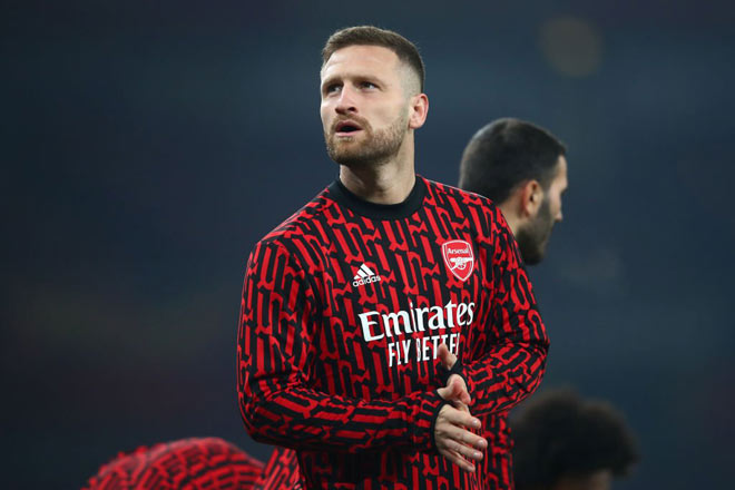 Mustafi có thể cập bến Liverpool vào phút chót