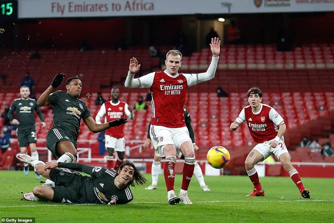 MU chơi tấn công và tạo ra nhiều cơ hội ăn bàn đáng chú ý khi làm khách của Arsenal ở London