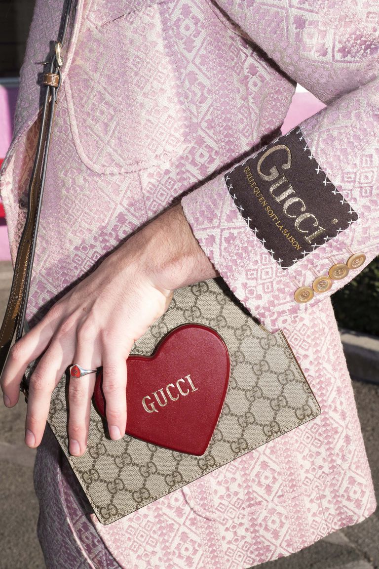 Gucci mùa Valentine quá đỗi ngọt ngào và thú vị - 3