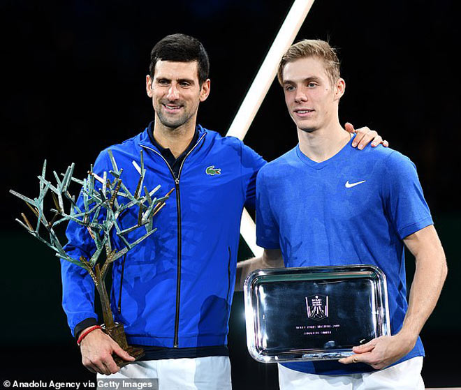 Djokovic hướng đến trận thắng thứ 6 khi đối đầu Shapovalov