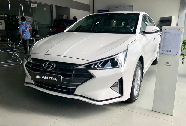 Giá xe Hyundai Elantra mới nhất 2021: Cập nhật giá kèm thông số - 1