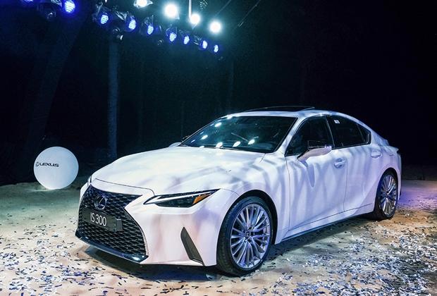 Giá xe Lexus mới nhất 2021: Giá bán và thông số các dòng xe - 1