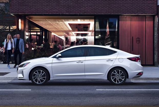 Giá xe Hyundai Elantra mới nhất 2021: Cập nhật giá kèm thông số - 4