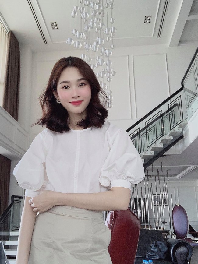 Đặng Thu Thảo cũng được cho là một bước lên tiên khi làm vợ thiếu gia, trở thành con dâu của gia đình giàu có nhất nhì Sài thành.
