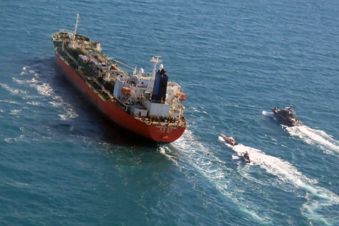 Tàu chở dầu Hankuk Chemi của Hàn Quốc bị lực lượng Vệ binh Hồi giáo Iran bắt giữ ngày 4/1. Ảnh: AP