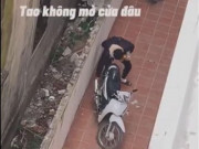 Bạn trẻ - Cuộc sống - Clip: Về nhà mùa dịch, thanh niên bị bố đuổi không thương tiếc