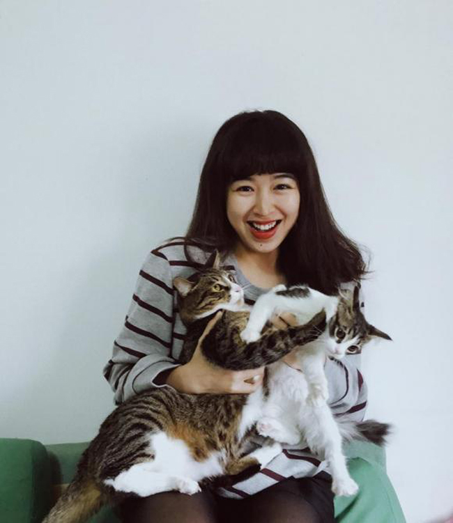 Gương mặt dễ thương của Lê Chi nhận được nhiều thiện cảm của cộng đồng mạng. Lê Chi còn được yêu mến với những bản cover nhạc trên mạng.
