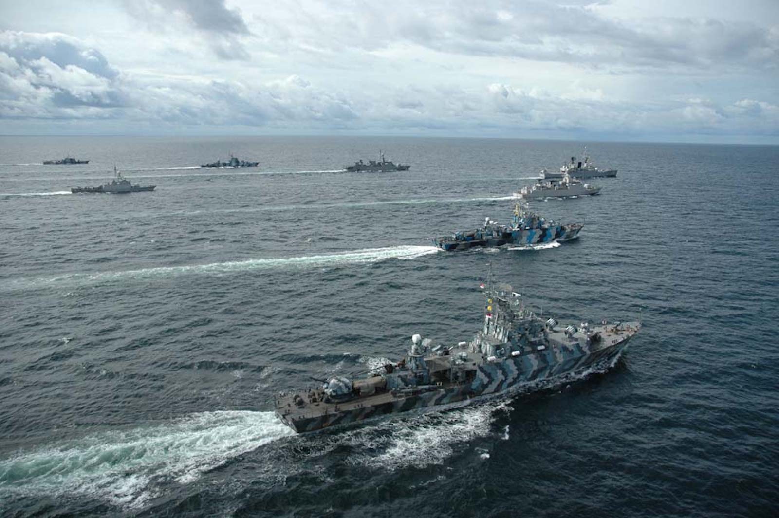 Hải quân Mỹ bác bỏ yêu sách chủ quyền phi pháp của Trung Quốc trên Biển Đông (ảnh: Stripes)