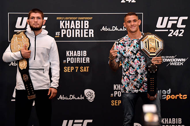 Poirier (phải) từng là bại tướng của Khabib