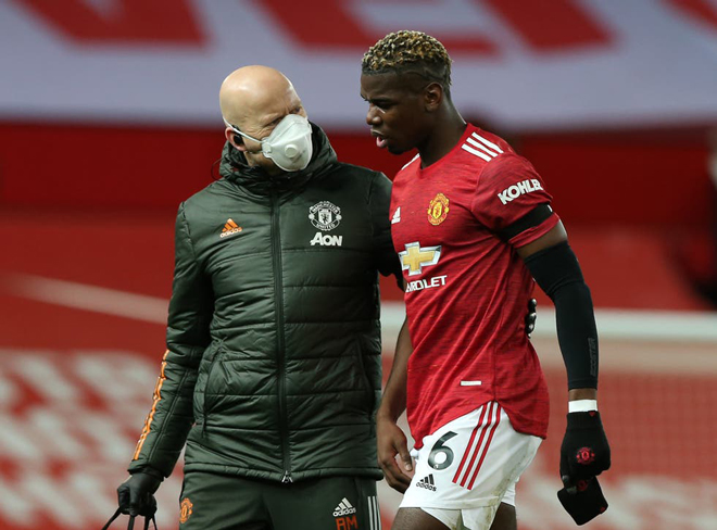 Pogba chấn thương và sớm rời sân