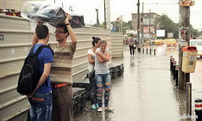 Chỉ có đàn ông mới mang lại hạnh phúc cho nhau.
