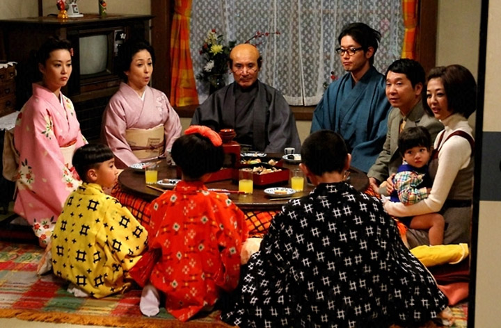 Người Nhật Bản quây quần bên gia đình mỗi dịp năm mới (ảnh: Nippon)
