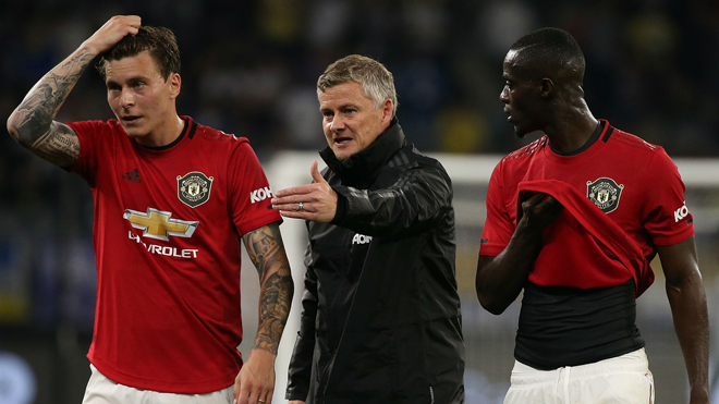 Solskjaer vẫn chưa tìm được người thích hợp đá cạnh Maguire