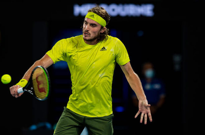 Tsitsipas cà khịa Djokovic