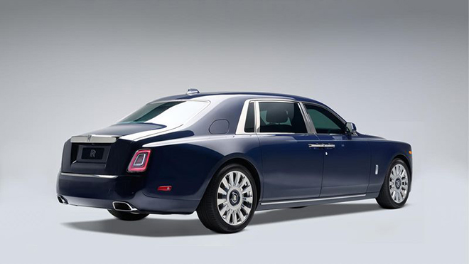 Rolls-Royce đã đợi 1 cái cây tự đổ để dùng gỗ làm nội thất cho chiếc Phantom đặc biệt này - 2