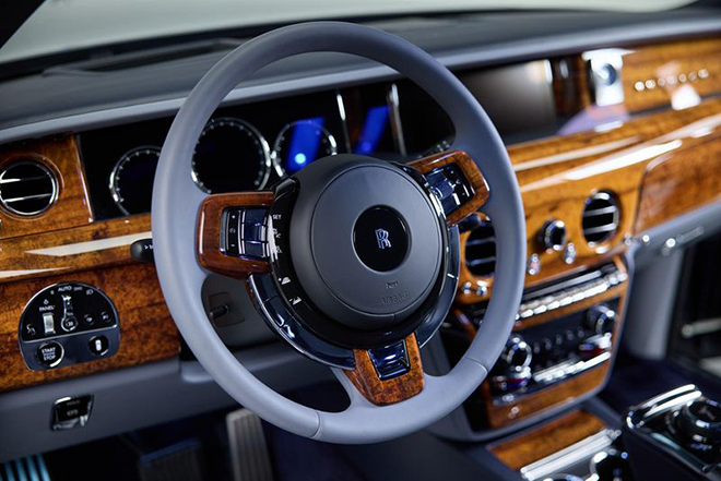 Rolls-Royce đã đợi 1 cái cây tự đổ để dùng gỗ làm nội thất cho chiếc Phantom đặc biệt này - 5