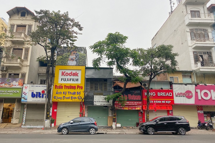 Một loạt cửa hàng, quán ăn ở phố Tô Hiệu (Cầu Giấy – Hà Nội) đóng cửa.