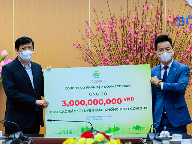 Ecopark trao tặng 3 tỉ đồng cho các bác sĩ tuyến đầu chống dịch COVID-19