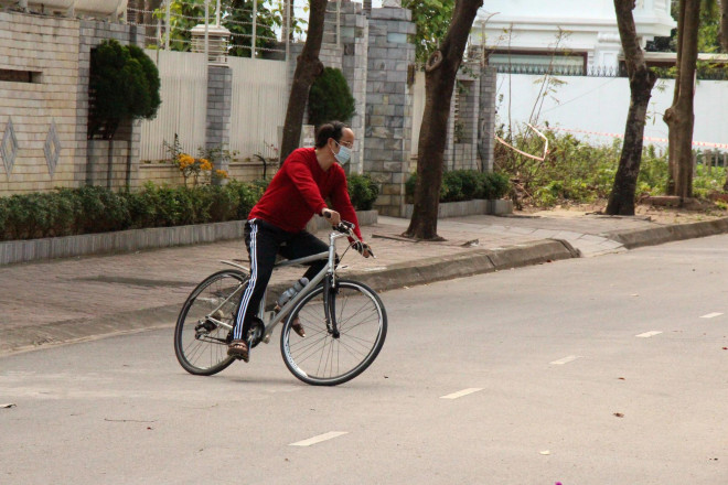 Người dân bên trong khu phong tỏa cách ly y tế - nơi có chùm ca bệnh