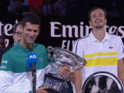 Thể thao - Djokovic lần 9 đăng quang Australian Open: Nói gì khiến Medvedev cười nghiêng ngả?