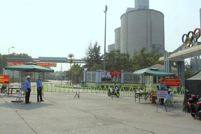 Toàn bộ Công ty Xi măng Vicem Hoàng Thạch bị phong tỏa từ ngày 18/2