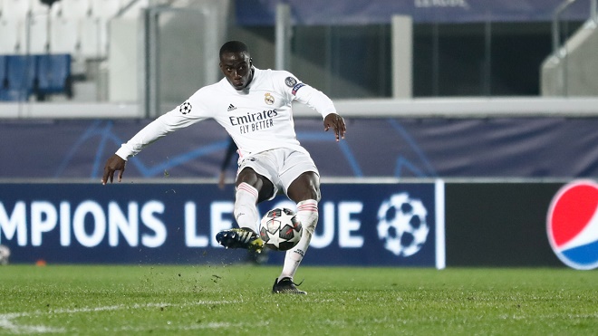 Sau rất nhiều nỗ lực, Real Madrid cũng tìm được bàn thắng khai thông bế tắc. Phút 86, Mendy dứt điểm cứa lòng đẹp mắt từ ngoài vòng cấm đưa bóng vào lưới Atalanta trong nỗ lực tuyệt vọng của thủ môn&nbsp;Gollini