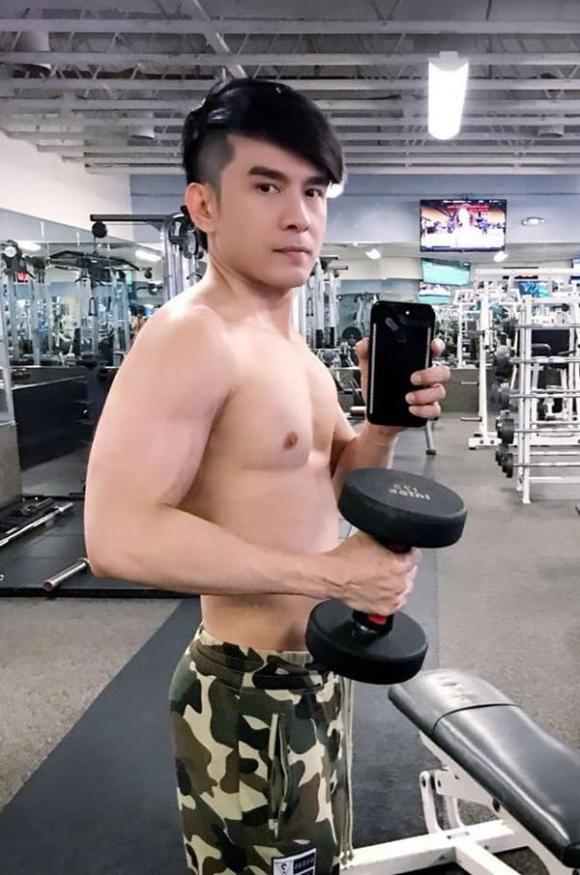 Anh "Bo" rất chăm chỉ tập luyện ở phòng gym