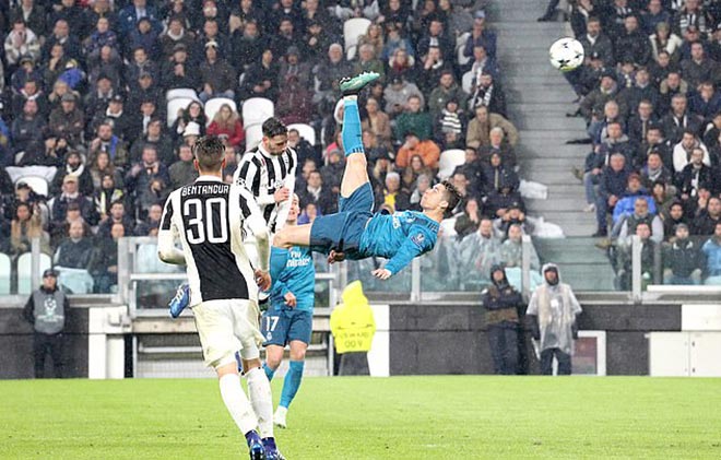 Cristiano Ronaldo với siêu phẩm vào lưới Juventus năm 2018 được lựa chọn ở vị trí thứ nhất, bàn thắng diễn ra ở tứ kết và giúp Real Madrid thắng 3-0