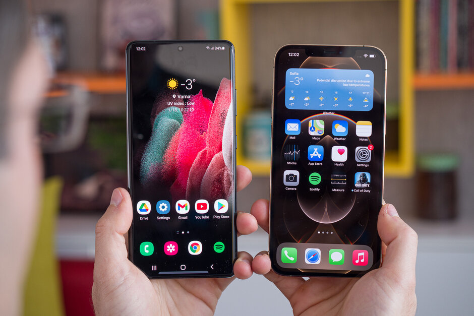 iPhone 12 Pro Max vs Galaxy S21 Ultra: Đâu mới là &#34;trùm&#34; smartphone? - 2