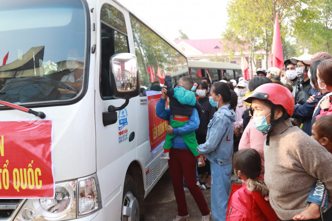 Nữ tân binh: &#34;Nghĩa vụ bảo vệ Tổ quốc không chỉ của riêng nam giới&#34; - 9