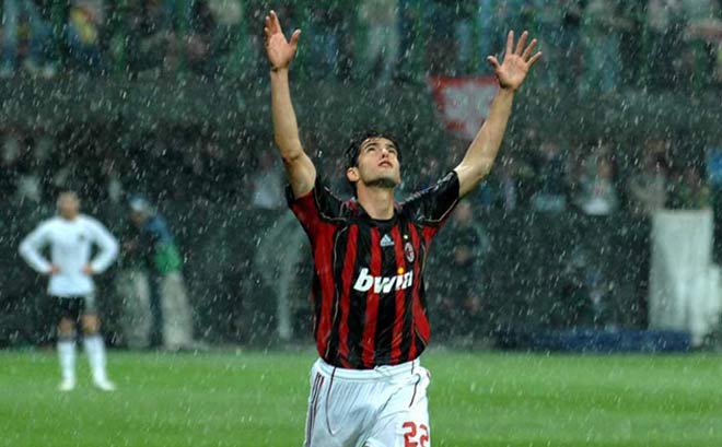 "Thiên thần" Kaka rực sáng giúp "Rossoneri" khuất phục "Quỷ đỏ" ở San Siro