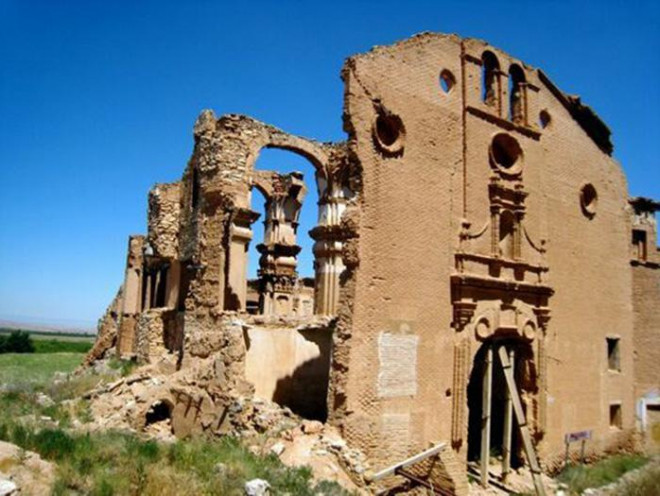 Thị trấn bị bỏ hoang - Belchite là địa điểm mà sự tàn phá của chiến tranh được cho là khốc liệt nhất so với bất kỳ nơi nào khác của Tây Ban Nha đương đại. (Ảnh: Atlasobscura)