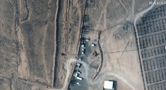 Ảnh vệ tinh cho thấy các tòa nhà do nhóm dân quân thân Iran sử dụng gần biên giới Iraq-Syria.