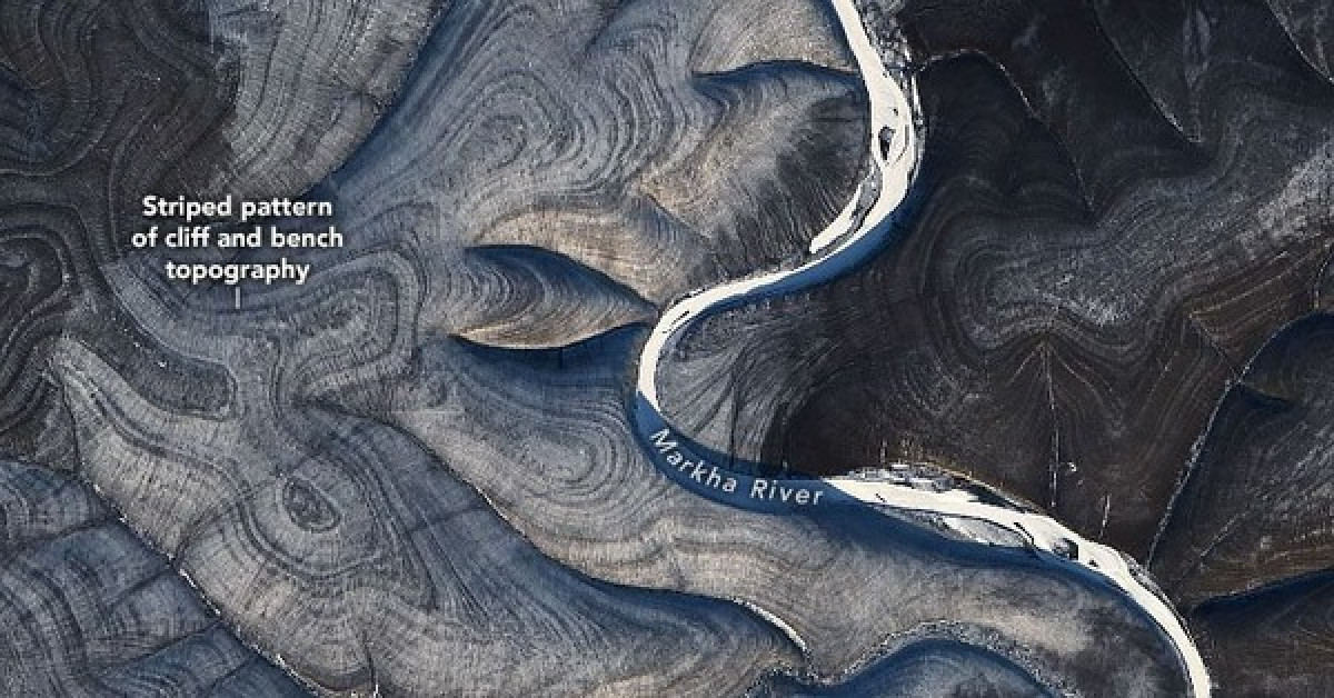 Vùng đất đầy "hoa văn" lạ như tranh vẽ quanh khu vực sông Markha ở Siberia - Ảnh: NASA