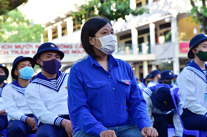 Nhâm Nhã Tiên (sinh năm 1995) hiện là Bí thư chi đoàn phường 3, quận Tân Bình cũng là nữ tân binh tình nguyện đăng ký nhập ngũ vào Trường quân sự Quân khu 7.