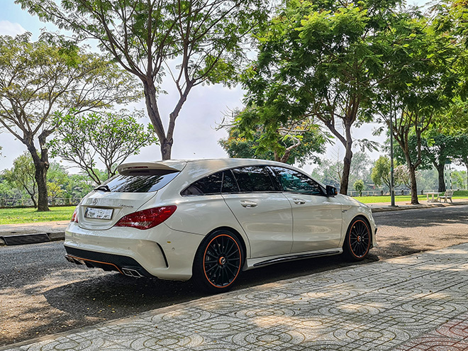 Mercedes-Benz CLA 45 AMG Shooting Brake độc xuất hiện tại Việt Nam - 2