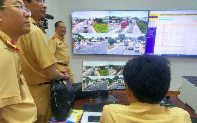 Bộ Công an bàn giao hệ thống camera cho Công an Bình Thuận.