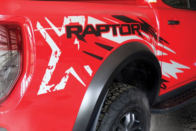 Ford Ranger Raptor có thêm phiên bản X Special màu đỏ với decal tia chớp siêu cháy - 4