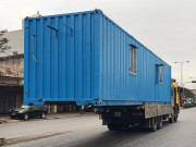 Tin tức trong ngày - Kinh hãi container “lơ lửng” giữa đường