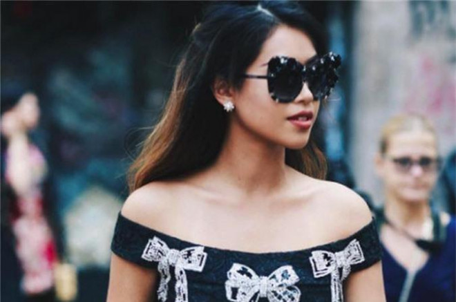 Tiên Nguyễn là&nbsp;&nbsp;con gái của doanh nhân Johnathan Hạnh Nguyễn và cựu diễn viên Lê Hồng Thủy Tiên.