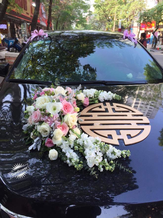 Hình ảnh chiếc xe hoa khiến dân mạng bàn tán