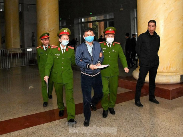 Ông Đinh La Thăng bị đề nghị 12-13 năm tù